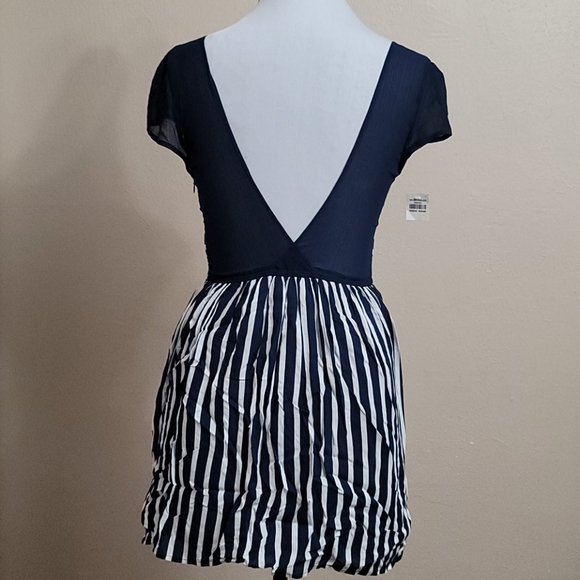NWT Abercrombie & Fitch Dress - Picture 3 of 9